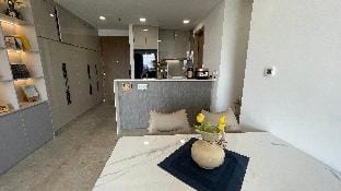Luxury King Suite: Serene Retreat in Thu Thiem! Apartment in Ho Chi Minh City