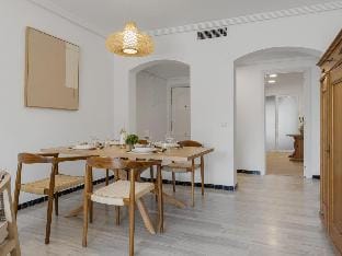 Apartamento de 2 dormitorios con terraza ref 211 Apartment in Marbella
