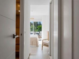 Apartamento de 2 dormitorios con terraza ref 211 Apartment in Marbella