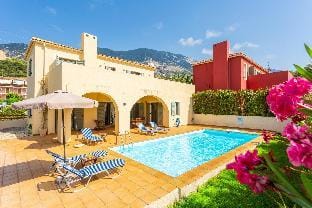 Villa Katerina: Large Private Pool, Walk to Beach, Sea Views, A/C, WiFi, Car Not Required            Villa in Cephalonia