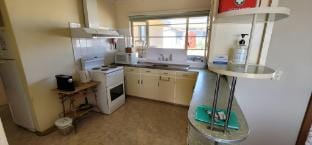 Clifftop Shack Vacation rental in Moonta Bay