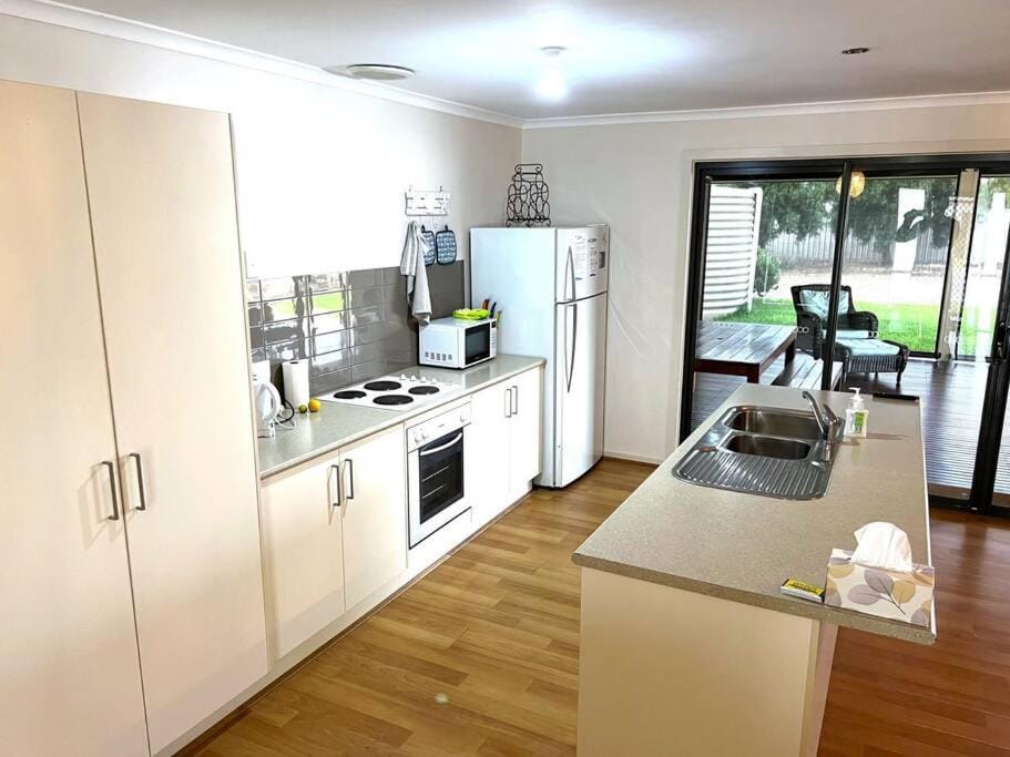 Kobe's Place Vacation rental in Moonta Bay