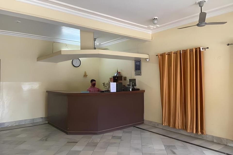 Shri Ram Hotel - 50 Mtrs. from Shri Ram Janam Bhumi Hotel in Nepal
