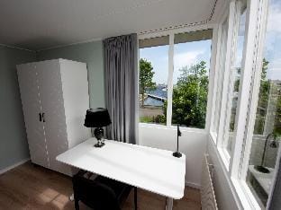 Holiday escape with a Private Jetty Vacation rental in Friesland, Netherlands