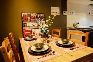 Hatsumi Tenka Chaya 6 minutes walk. Direct access to Kansai Airport, Umeda, Shinsaibashi Namba Vacation rental in Osaka