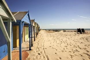 Bosham 3 BR Beach House with Garden   Playhouse Apartment in Bosham