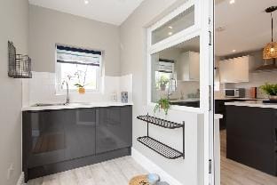 Bosham 3 BR Beach House with Garden   Playhouse Apartment in Bosham