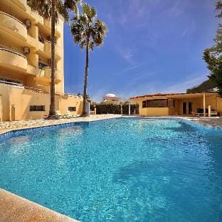 ALBUFEIRA MARINA SOL WITH POOL by HOMING Apartment in Albufeira