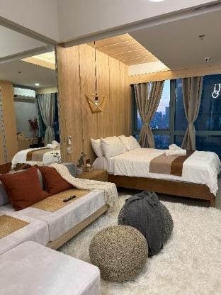 Japandi Condo 1br w/ View at BGC One Uptown - 15 Apartment in Makati