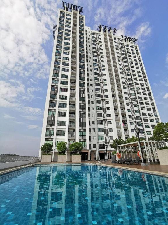 Skyview 0505 6Pax Aeon Lego netlflix 100mbps STAY Apartment in Johor Bahru