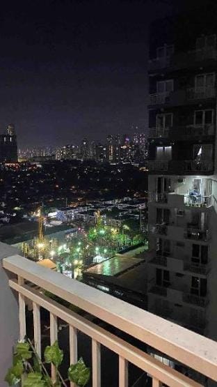 Filipino Hearthstone Apartment in Pasig