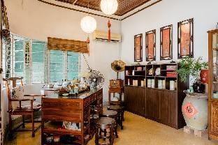 Ming Yuan Home Stay - Plum Blossom Room Vacation rental in Federal Territory of Kuala Lumpur