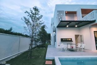 Cassa Pool Villa, Bangsaen - 3 Bedrooms Pool Villa Vacation rental in Chon Buri Changwat