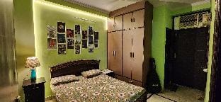 Budget Friendly Serenity Homestay Apartment in New Delhi
