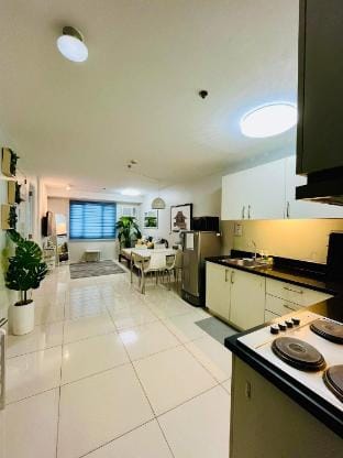 COZY 2BR, QUEZON CITY | 5MIN TO ROB MAGNOLIA Vacation rental in Quezon City