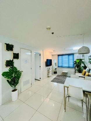COZY 2BR, QUEZON CITY | 5MIN TO ROB MAGNOLIA Vacation rental in Quezon City