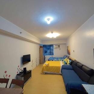Mplace Tower B(2 beds) #60 Vacation rental in Quezon City