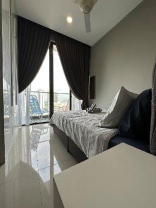 Rare 4 bedder apartment (12 pax) opp legoland Vacation rental in Johor