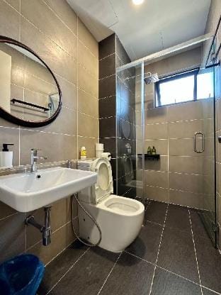 Dpristine 3 bedder sea view opp legoland Vacation rental in Johor