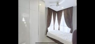 Dpristine 3 bedder sea view opp legoland Vacation rental in Johor