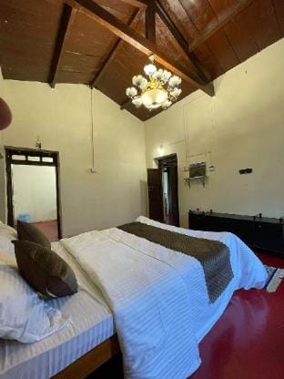 Monkey's Inn by WOOD N MIST - 5 BHK Villa Villa in Kerala