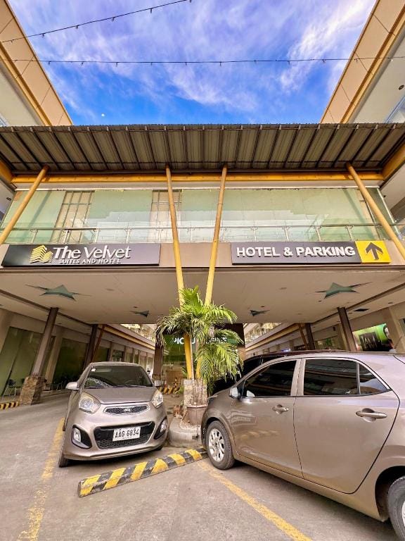 THE VELVET SUITES AND HOTEL Hotel in Davao City