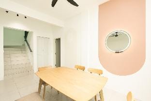 Top floor Seaview pent house 3BR 10pax Apartment in Penang