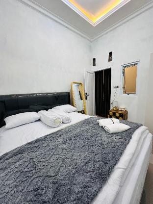 Homestay Queen Homestay Syariah Villa in Indonesia