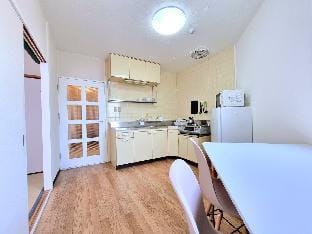 h503 大国町駅徒歩7分/最大人数8人可能/なんば周辺徒歩圏内 Apartment in Osaka