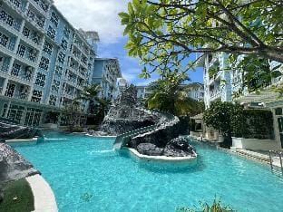 Grand Florida Pattaya Beachfront 36 Apartment in Pattaya City