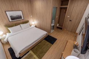 2 Bed 2 Bath / 1 min walk to Metro Asoke / S18 Apartment in Bangkok