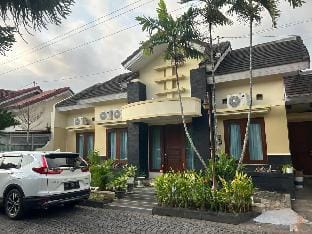 Omah Munggur Yogyakarta Vacation rental in Special Region of Yogyakarta