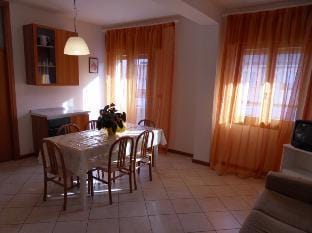 Bright flat in a colourful building - Beahost Apartment in Rosolina Mare