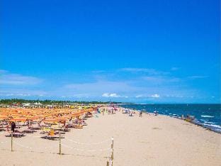 Relax in our flat with garden by the beach Apartment in Rosolina Mare