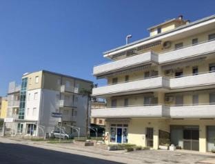 Modern flat close to the center - Beahost Apartment in Rosolina Mare