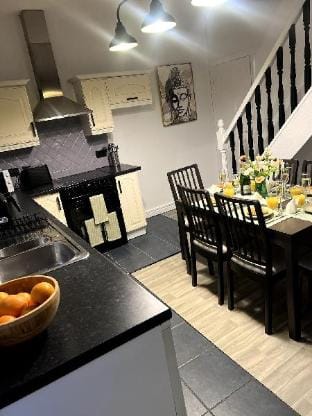 Kingston House/Contractors/Long stays Vacation rental in England