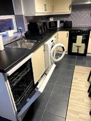 Kingston House/Contractors/Long stays Vacation rental in England