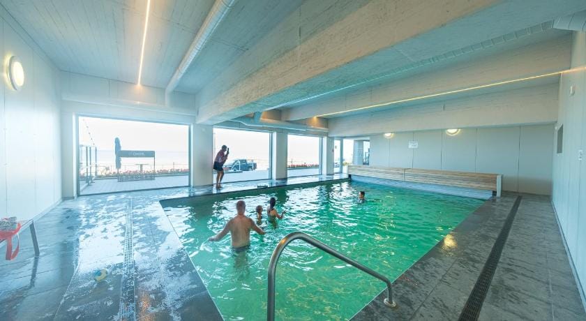 Studio on 4th floor for family Hotel in Middelkerke