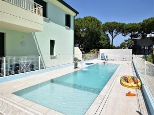 Belvilla by OYO Appartamento nero Apartment in Lido di Jesolo