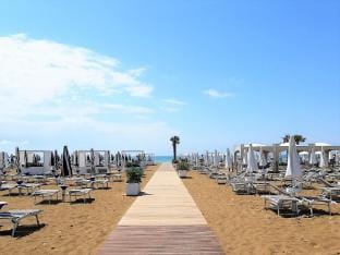 Belvilla by OYO Appartamento nero Apartment in Lido di Jesolo
