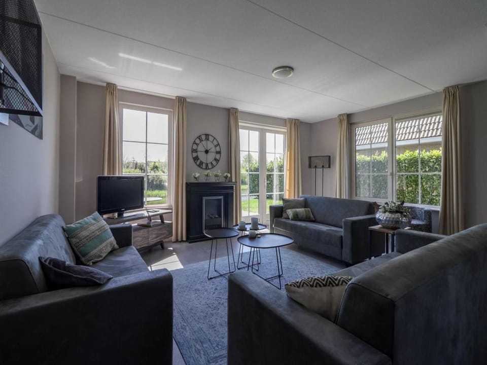 Villa with whirlpool and sauna in Makkum Hotel in Friesland, Netherlands