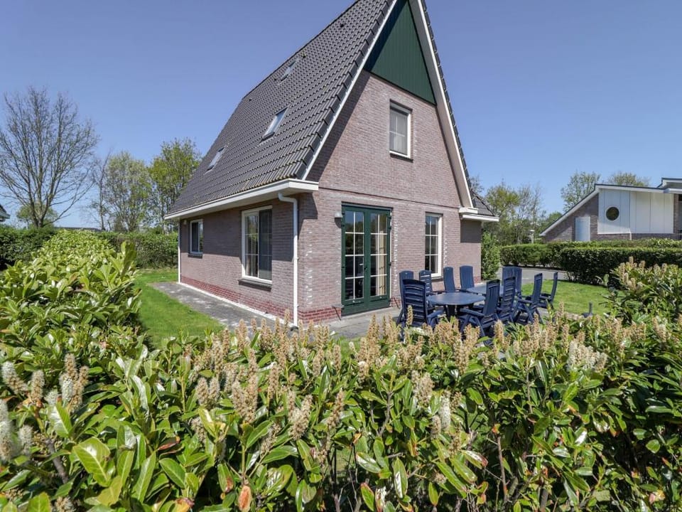 Villa with whirlpool and sauna in Makkum Hotel in Friesland, Netherlands