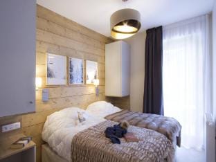 Apartment in Eclose with Mountain Views Apartment in Huez