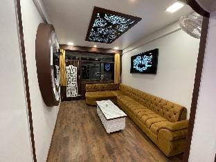 The Hollywood Hills Estate -2Bhk Apartment in Uttarakhand