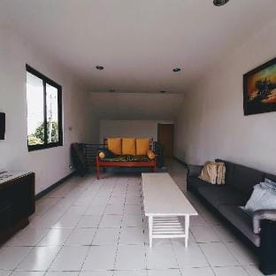 Penginapan Private Villa Mountain View 3 Kamar Vacation rental in Cisarua