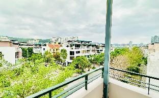 Biệt thự nguyên căn, bể bơi chung Villa in Laos