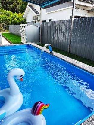 Homestay Temerloh With Private Pool Wi-Fi Netflix Vacation rental in Pahang, Malaysia