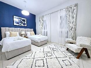 Private pool/Sleep 6/15 mins drive to beach/Marina Villa in Dubai