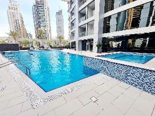 Beautiful marina studio apt nr beach/huge balcony Apartment in Dubai