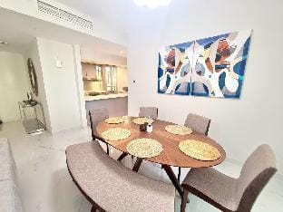 Nr to beach-Beautifully upgraded Apartment in Dubai